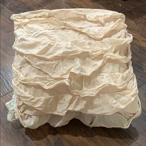 Dusty pink ruffle throw pillow case.